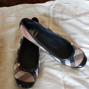 Burberry Flats size 39